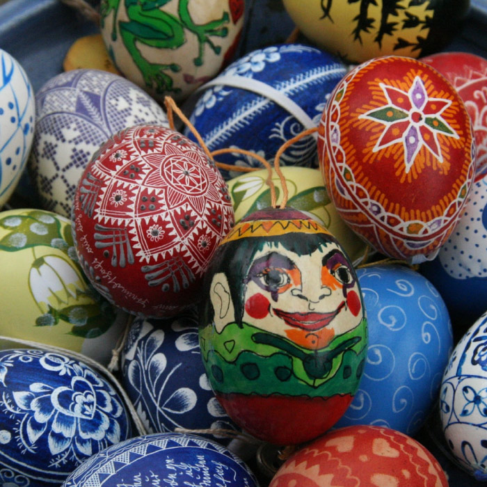easter-eggs-decorated